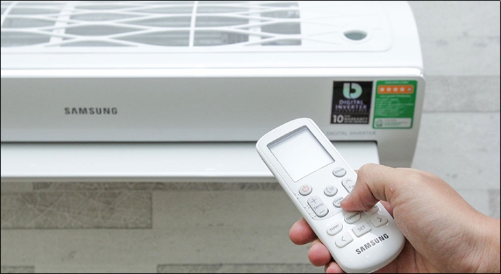 Sử dụng các tính năng thông minh như chế độ Wind-Free™ giúp làm mát nhẹ nhàng