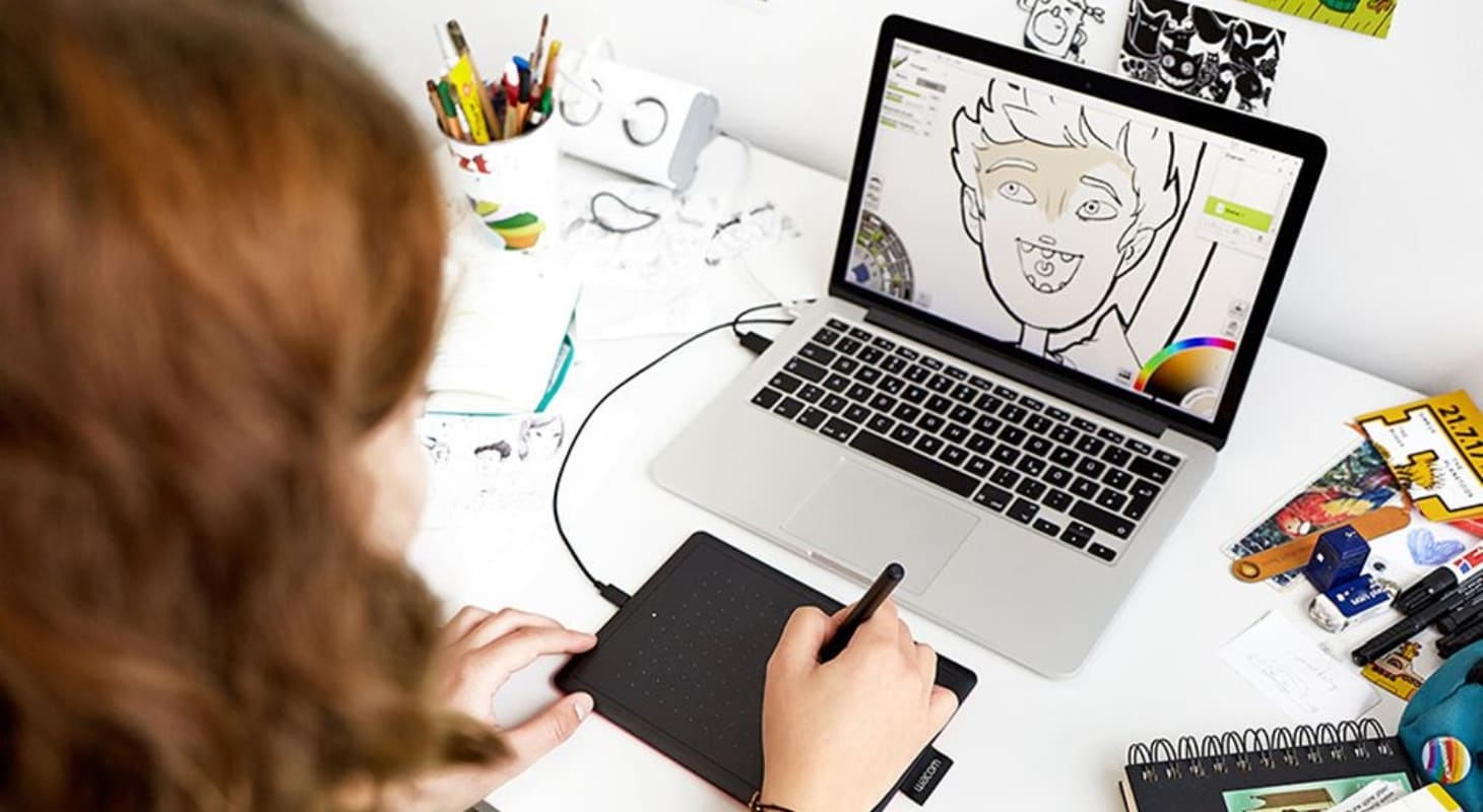 Bảng vẽ điện tử One by Wacom Small CTL-472/K0-CX có phụ kiện dây cáp đi kèm