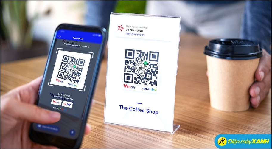 Sử dụng app ngân hàng cho phép bạn thanh toán nhanh chóng qua mã QR Code khi mua sắm