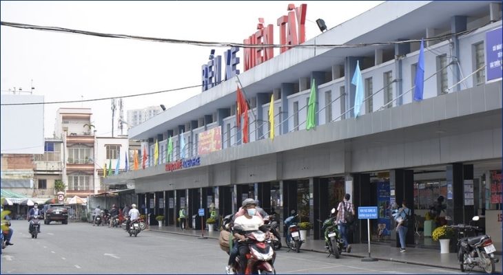 Bến xe Miền Tây tọa lạc tại số 395 Kinh Dương Vương, phường An Lạc, quận Bình Tân, TP. Hồ Chí Minh Bến xe Miền Tây tọa lạc tại số 395 Kinh Dương Vương, phường An Lạc, quận Bình Tân, TP. Hồ Chí Minh