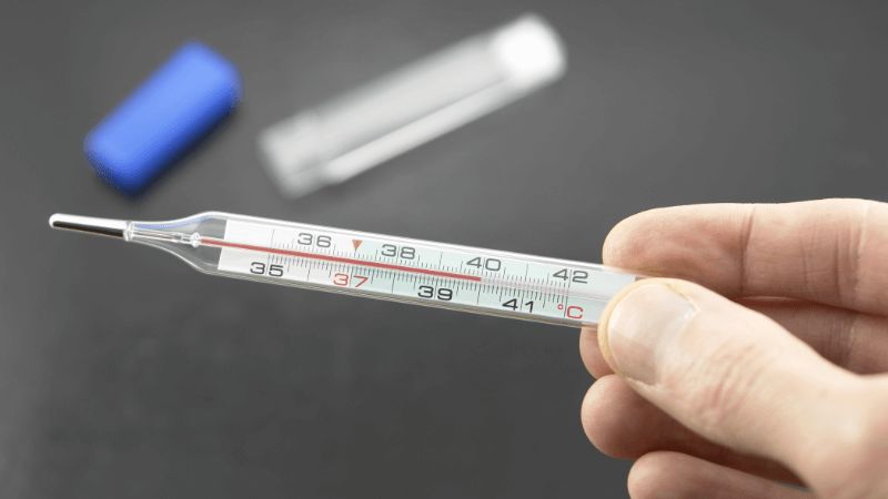 Sốt cao đột ngột là dấu hiệu cần đến khám bác sĩ sớm Sốt cao đột ngột là dấu hiệu cần đến khám bác sĩ sớm