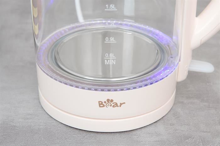 Bình đun siêu tốc Bear 1.7 lít ZDH-A17L1 có đèn báo hoạt động giúp người dùng dễ theo dõi trạng thái hoạt động của bình