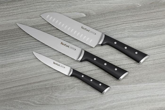 Bộ dao inox Tefal Ice Force K232S374 gồm 2 dao thái và 1 dao gọt, kiểu dáng đồng bộ