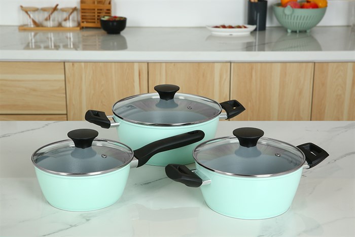 Bộ nồi quánh nhôm chống dính nắp kính Green Cook GCS229-T1 có màu xanh ngọc hiện đại, tươi sáng