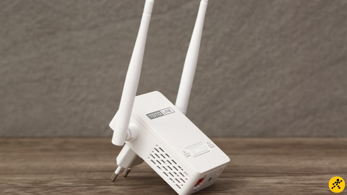 R&uacute;t nguồn điện AC của cả modem nh&agrave; mạng v&agrave; Totolink EX200 rồi ghim lại