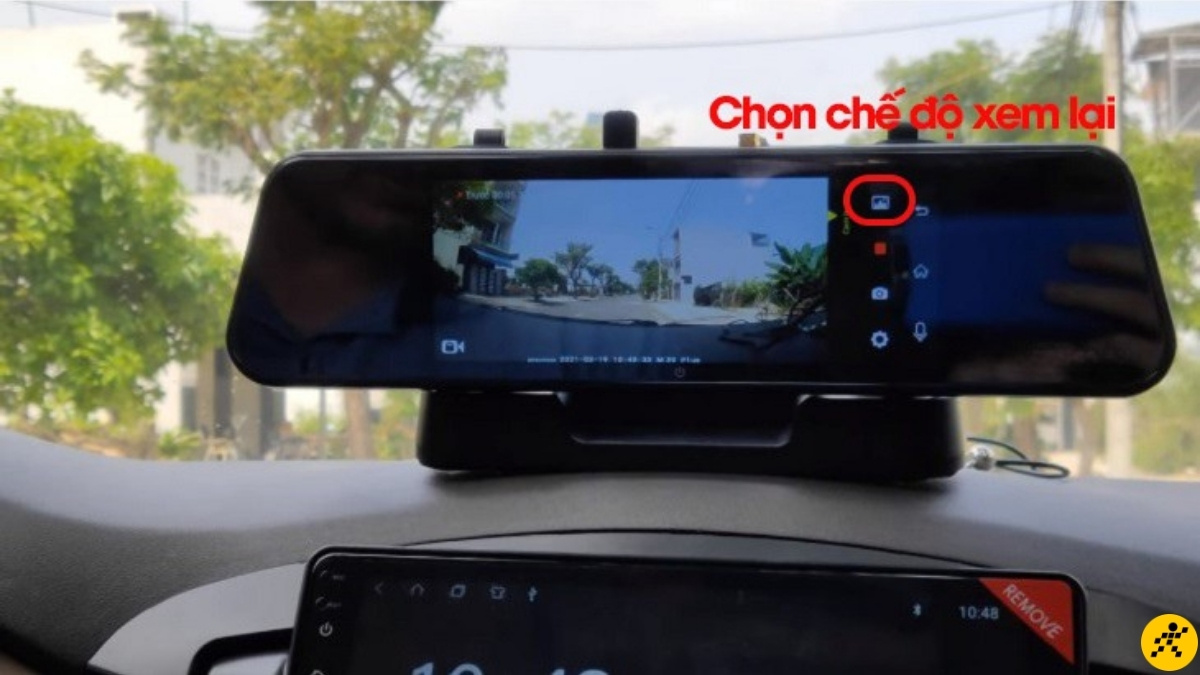 Xem lại video trên màn hình LCD của camera Xem lại video trên màn hình LCD của camera
