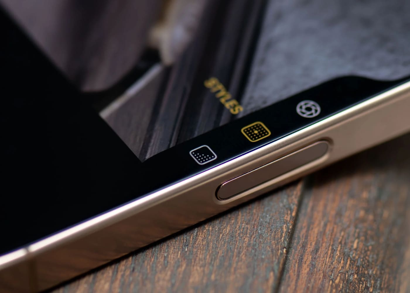 Nút Camera Control có thể điều chỉnh