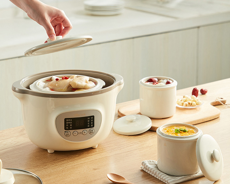 Công suất thấp là đặc trưng của nồi nấu chậm giúp món ăn chín mềm và tiết kiệm điện