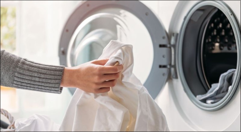 Chế độ Intensive Wash trên máy giặt phù hợp với những người cần giặt sạch sâu các loại quần áo bẩn nhiều, vải dày