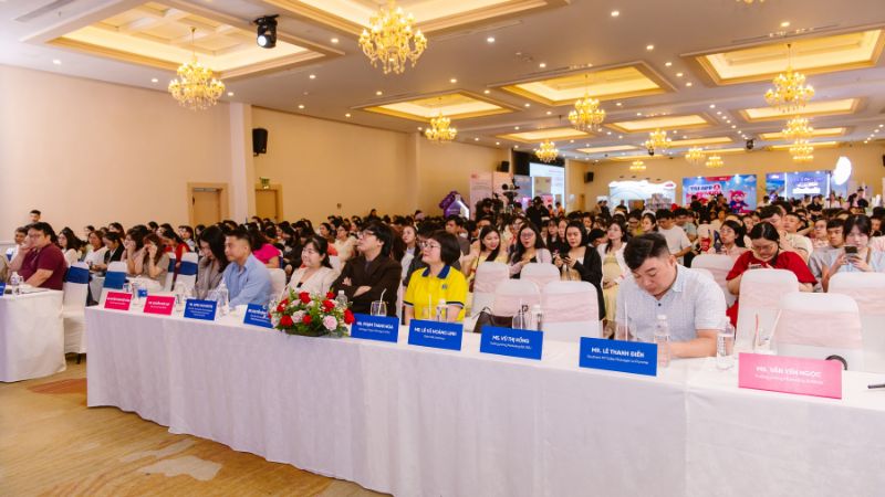 Các chuyên gia cung cấp nhiều thông tin thiết thực về những vấn đề thường gặp ở trẻ sơ sinh Các chuyên gia cung cấp nhiều thông tin thiết thực về những vấn đề thường gặp ở trẻ sơ sinh