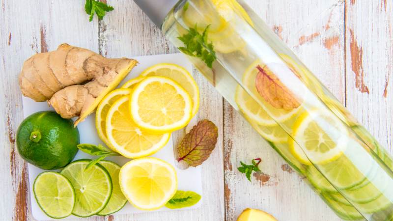 Uống các loại thức uống detox giúp thải độc cho da