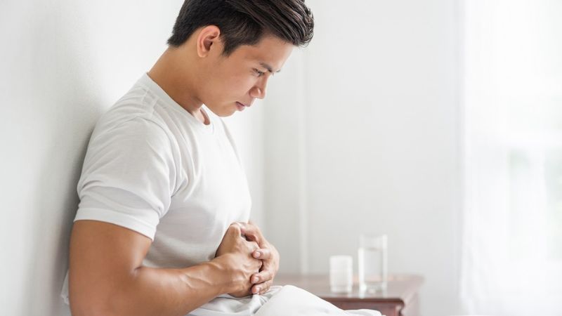 Đau bụng quanh rốn là tình trạng đau bụng khu trú tại vùng bụng giữa, xung quanh rốn Đau bụng quanh rốn là tình trạng đau bụng khu trú tại vùng bụng giữa, xung quanh rốn