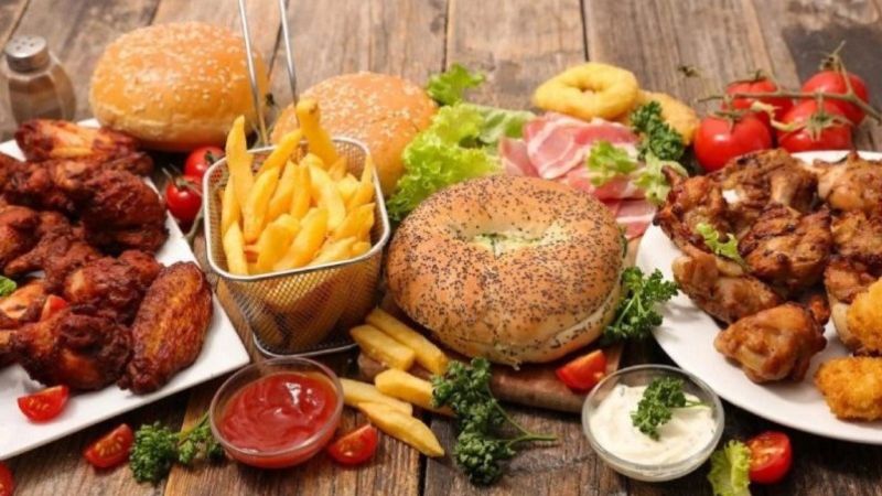 Người bệnh đau bụng quanh rốn nên hạn chế đồ ăn nhiều dầu mỡ Người bệnh đau bụng quanh rốn nên hạn chế đồ ăn nhiều dầu mỡ