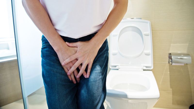 Sưng đau tinh hoàn là một trong những dấu hiệu của bệnh lậu ở nam giới