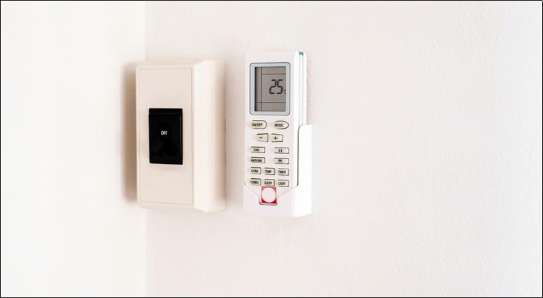 Khi muốn bật điều hòa, chỉ cần bật lại cầu giao bằng cách gạt công tắc aptomat sang trạng thái 