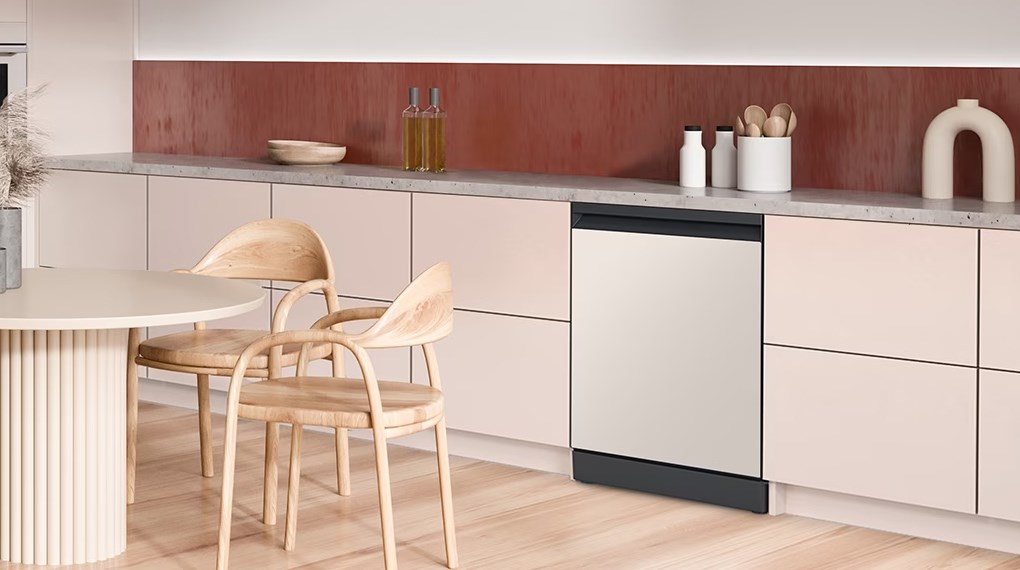 Máy rửa chén độc lập Samsung Bespoke DW60CB750FAPSV với thiết kế màu be thời thượng