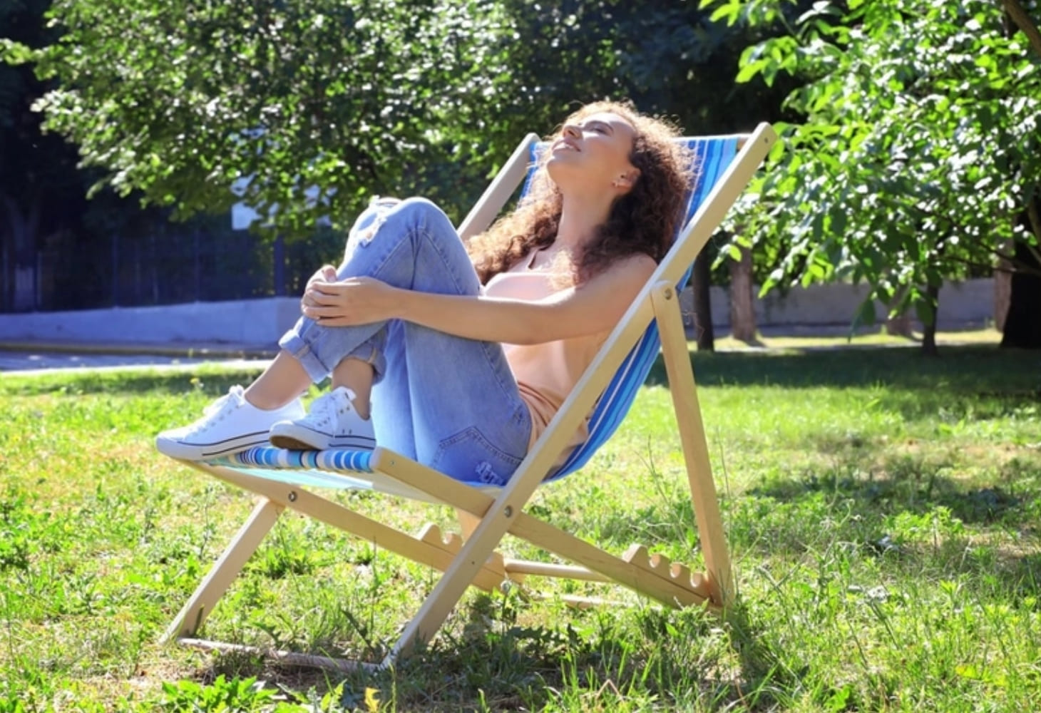 Việc tiếp xúc với ánh sáng mặt trời vào sáng sớm giúp sản sinh dopamine Việc tiếp xúc với ánh sáng mặt trời vào sáng sớm giúp sản sinh dopamine