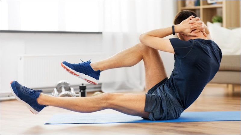 Tập gập bụng giúp cơ thể tăng cường khả năng giữ thăng bằng