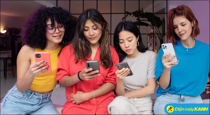 Điện thoại thông minh không chỉ để nghe gọi mà còn là công cụ học tập, máy ảnh chuyên nghiệp và trung tâm giải trí của Gen Z
