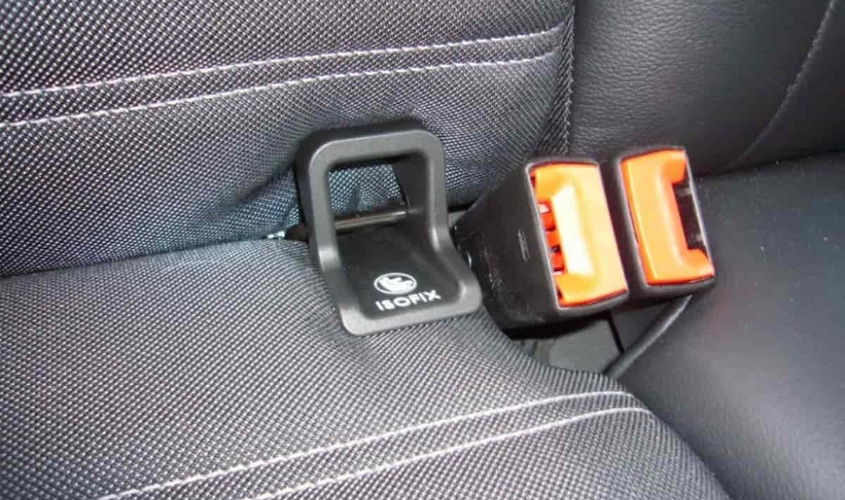 ISOFIX là chuẩn kết nối quốc tế cho phép gắn trực tiếp ghế trẻ em vào ô tô