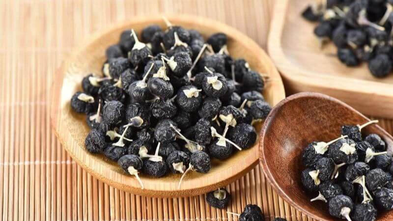 Hắc kỷ tử chứa hàm lượng cao các chất chống oxy hóa đặc biệt là carotenoid và anthocyanin