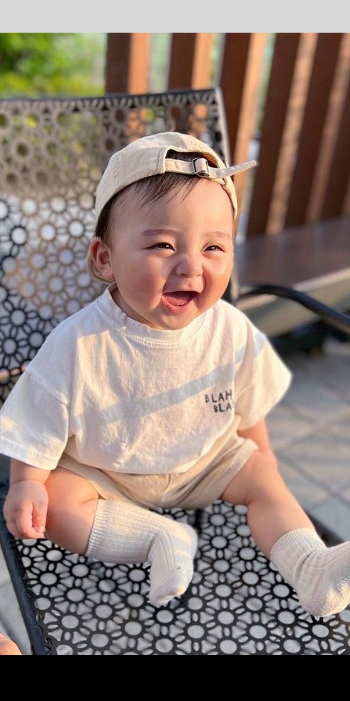 Hình nền em bé trai dễ thương 10 Hình nền em bé trai dễ thương 10