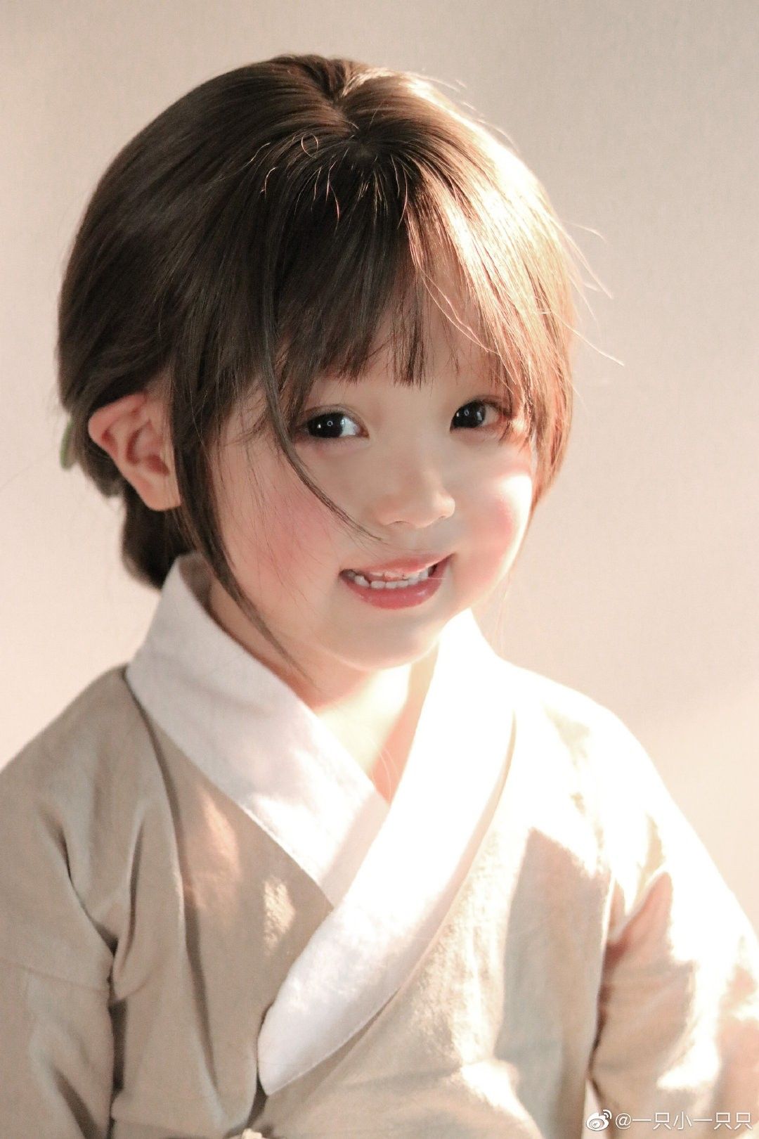 Hình nền em bé gái dễ thương 17 Hình nền em bé gái dễ thương 17