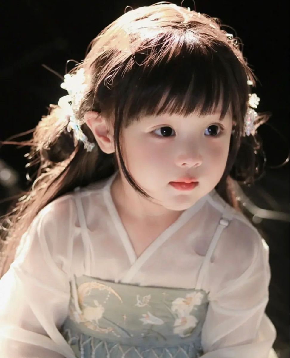 Hình nền em bé gái dễ thương 18 Hình nền em bé gái dễ thương 18