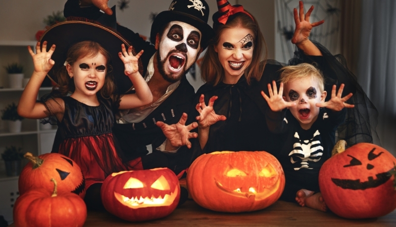Cách hóa trang Halloween đơn giản dễ thực hiện cho mọi người Cách hóa trang Halloween đơn giản dễ thực hiện cho mọi người