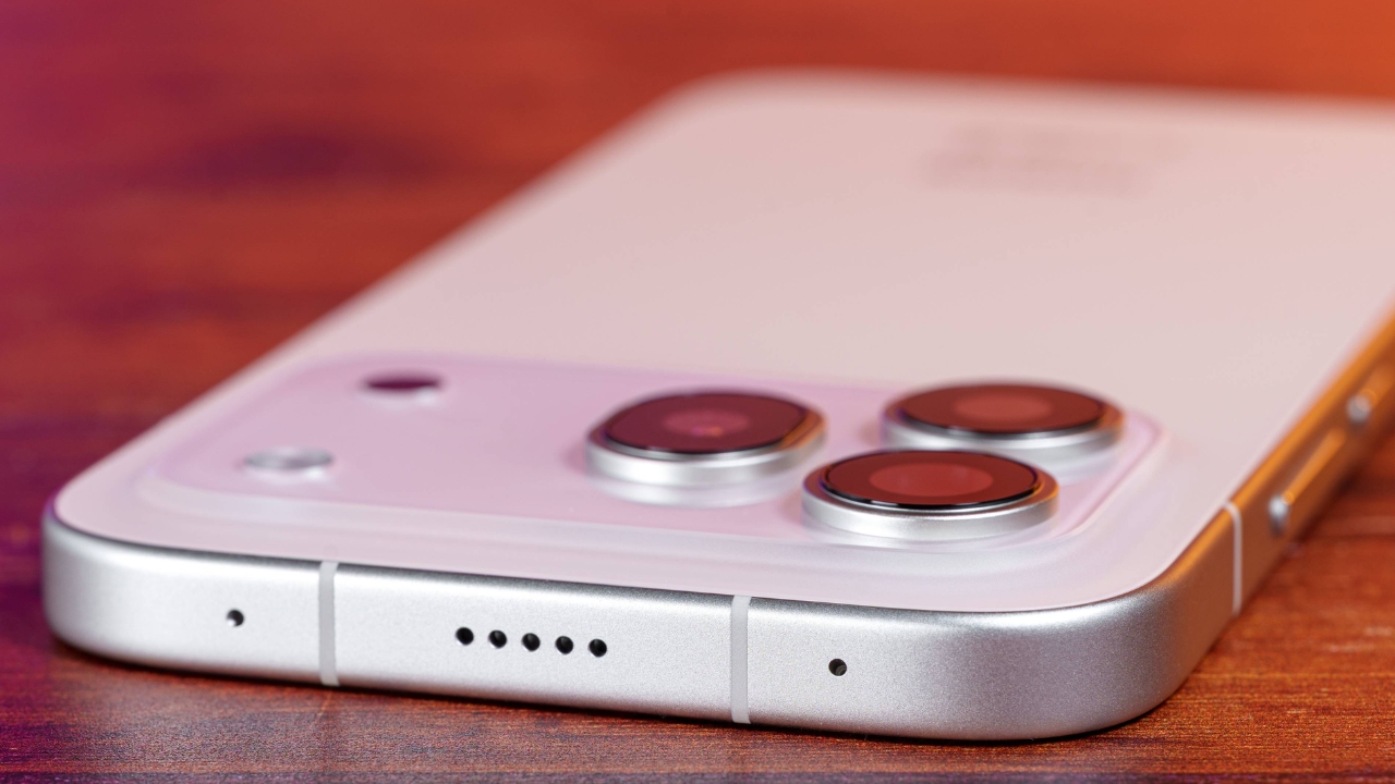 Trên tay HONOR 600 Pro: Thiết kế quen quen, Snapdragon 8 Elite và camera 200 MP siêu xịn
