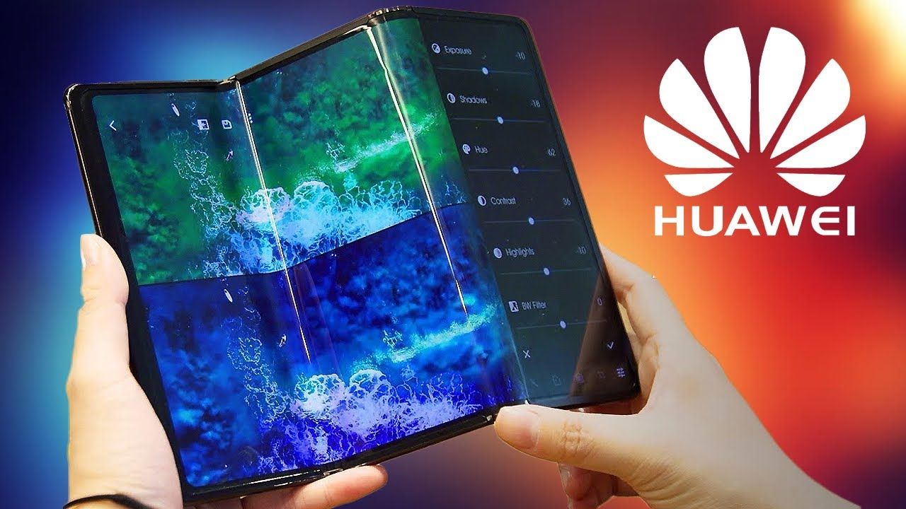 Smartphone gập ba của Huawei xuất hiện ngoài đời thật trên tay người dùng