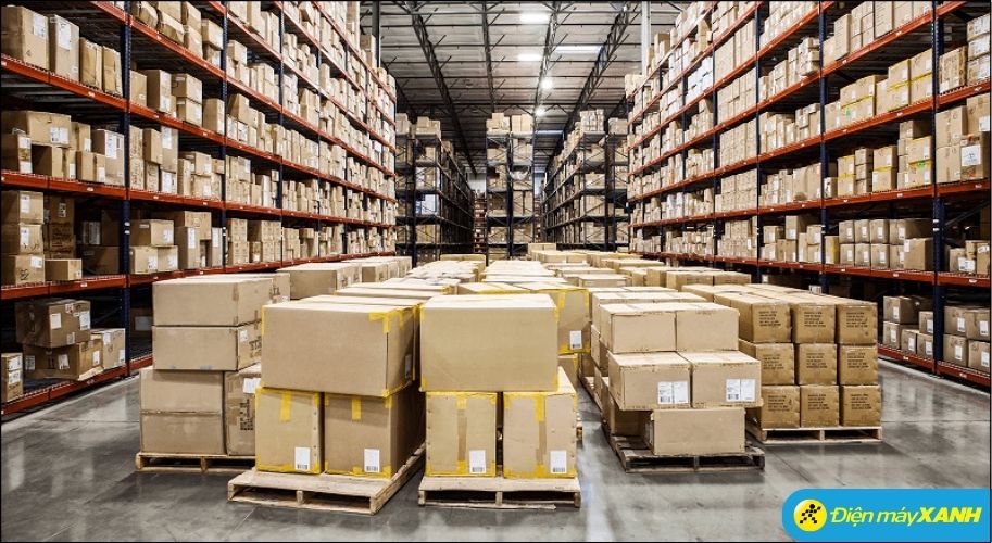 Vào các dịp siêu sale lớn hay cận Tết Nguyên Đán, lượng hàng hóa khổng lồ đổ về kho gây ra tình trạng quá tải Vào các dịp siêu sale lớn hay cận Tết Nguyên Đán, lượng hàng hóa khổng lồ đổ về kho gây ra tình trạng quá tải