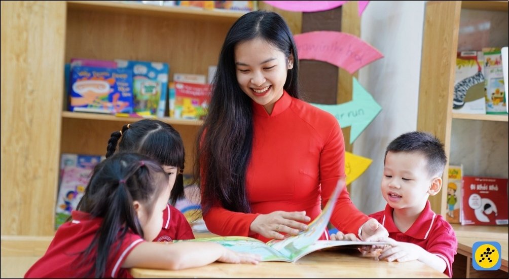 Nếu bạn yêu thích công việc truyền thụ tri thức, các ngành Sư phạm là lộ trình nghề nghiệp rất ổn định Nếu bạn yêu thích công việc truyền thụ tri thức, các ngành Sư phạm là lộ trình nghề nghiệp rất ổn định