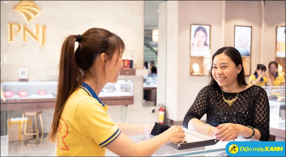 Người mua nên ưu tiên giao dịch tại các thương hiệu vàng bạc đá quý lâu đời và có hệ thống cửa hàng rộng khắp