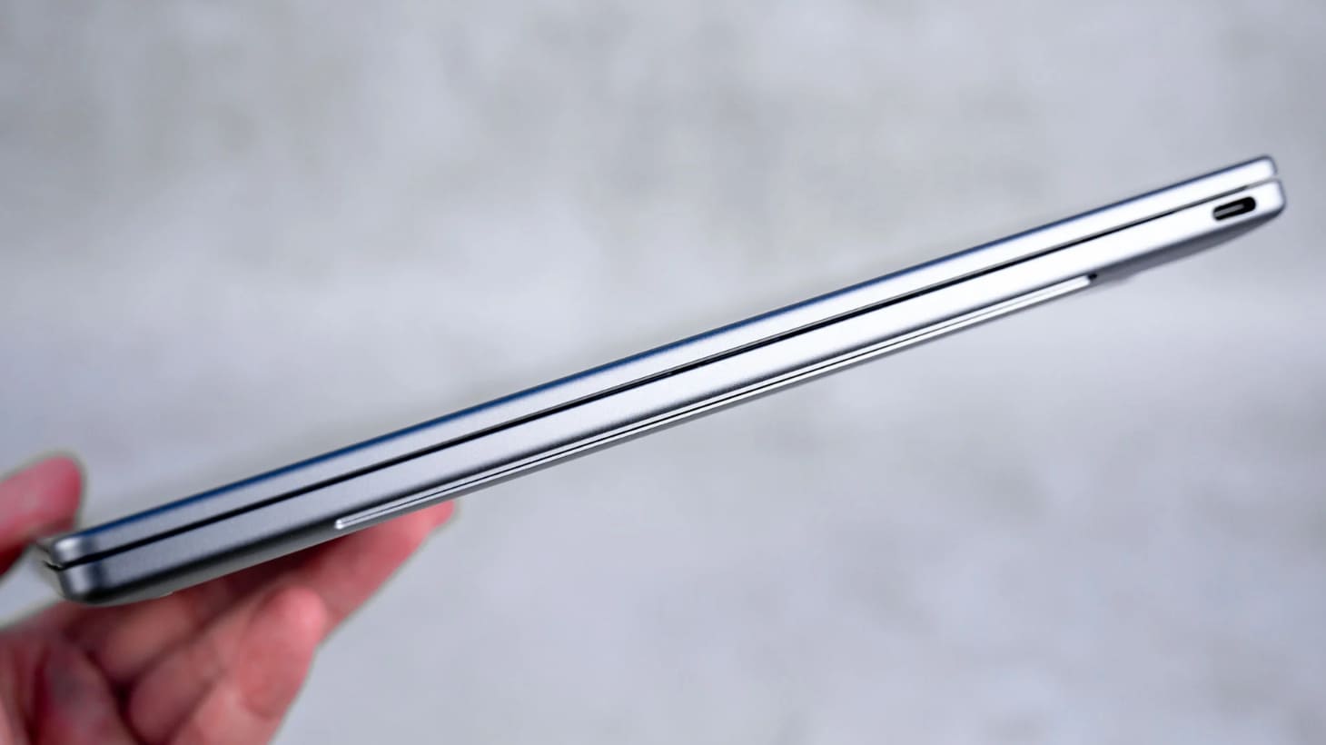 Laptop Dell XPS 13 có là laptop siêu mỏng nhất hiện nay