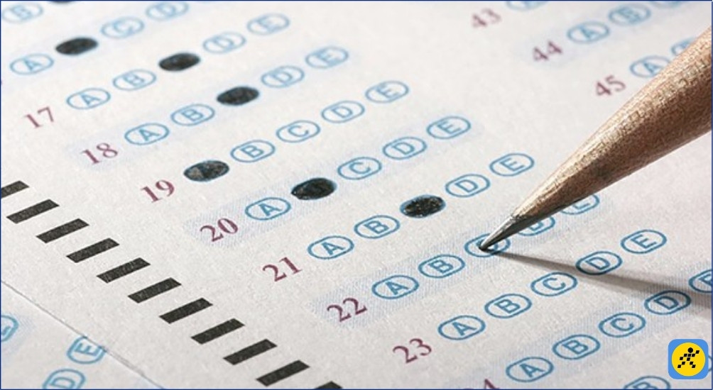 Khi tô phiếu trả lời, thí sinh dùng bút chì đen tô kín và đậm ô trả lời
