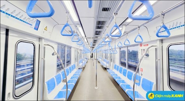 Không gian bên trong metro được bố trí rộng rãi, trang bị hệ thống điều hòa công suất lớn Không gian bên trong metro được bố trí rộng rãi, trang bị hệ thống điều hòa công suất lớn