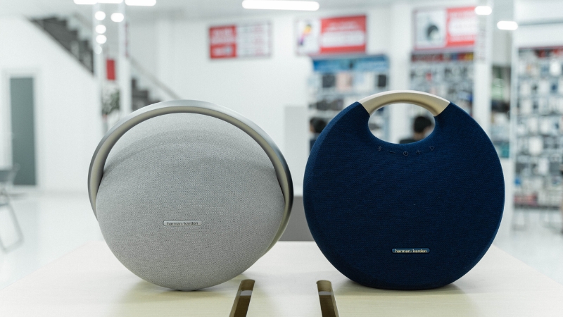 Loa Harman Kardon Onyx Studio