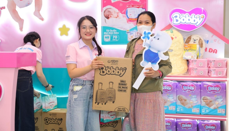 Các gian hàng mang đến nhiều hoạt động trải nghiệm và phần quà thiết thực cho mẹ bầu Các gian hàng mang đến nhiều hoạt động trải nghiệm và phần quà thiết thực cho mẹ bầu