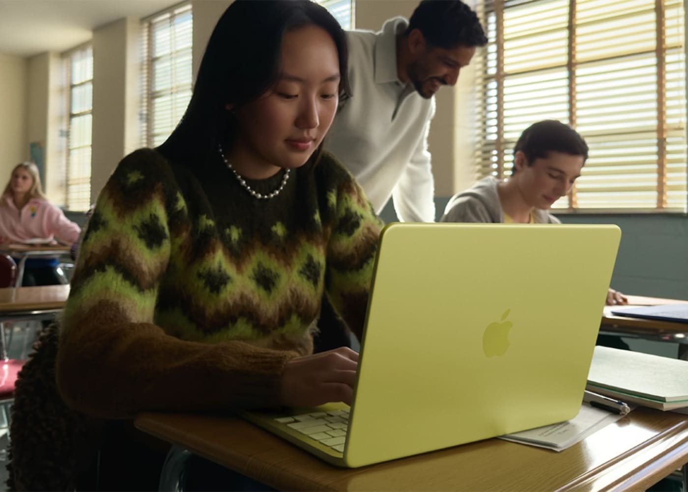 MacBook Neo màu Vàng Citrus khơi gợi cảm ứng sáng tạo