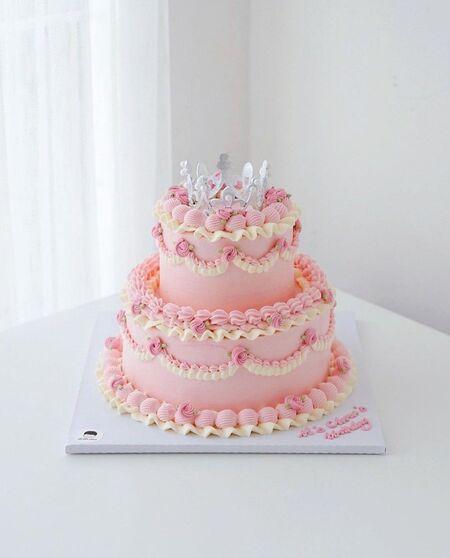 Mẫu bánh sinh nhật cho bé gái 2 tầng 2