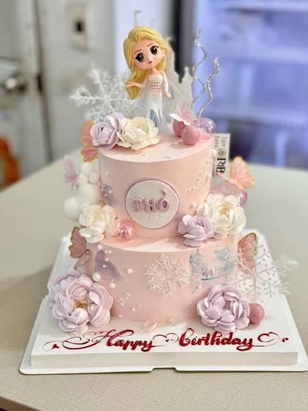 Mẫu bánh sinh nhật cho bé gái 2 tầng 12