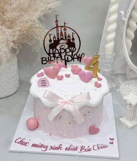 Mẫu bánh sinh nhật bé gái đơn giản 14