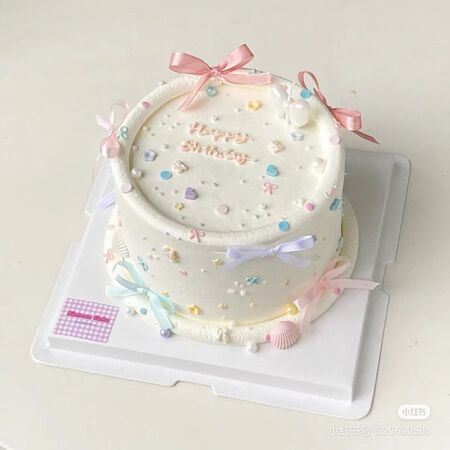 Mẫu bánh sinh nhật bé gái đơn giản 15