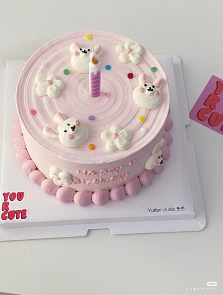 Mẫu bánh sinh nhật bé gái đơn giản 16