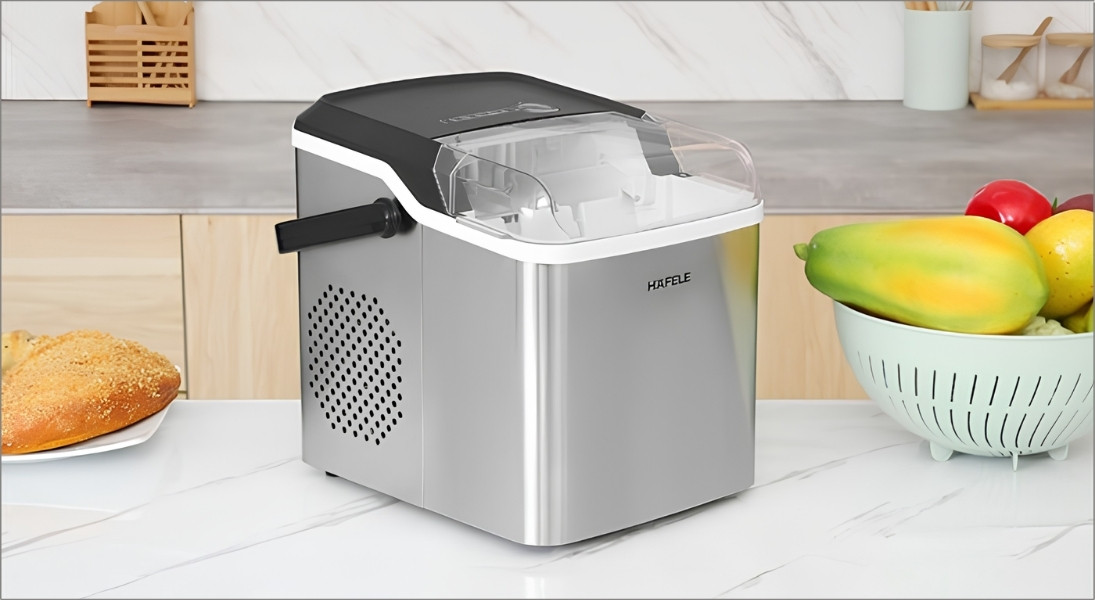 Máy làm đá mini phù hợp với nhà có người già hoặc trẻ nhỏ lo ngại đá viên mua ngoài đường bị nhiễm khuẩn Máy làm đá mini phù hợp với nhà có người già hoặc trẻ nhỏ lo ngại đá viên mua ngoài đường bị nhiễm khuẩn