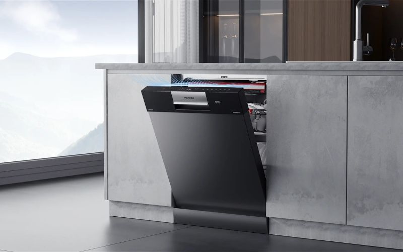 Máy rửa chén độc lập Toshiba DW-15F7(G)-VN với tính năng gõ để mở cửa tiện lợi