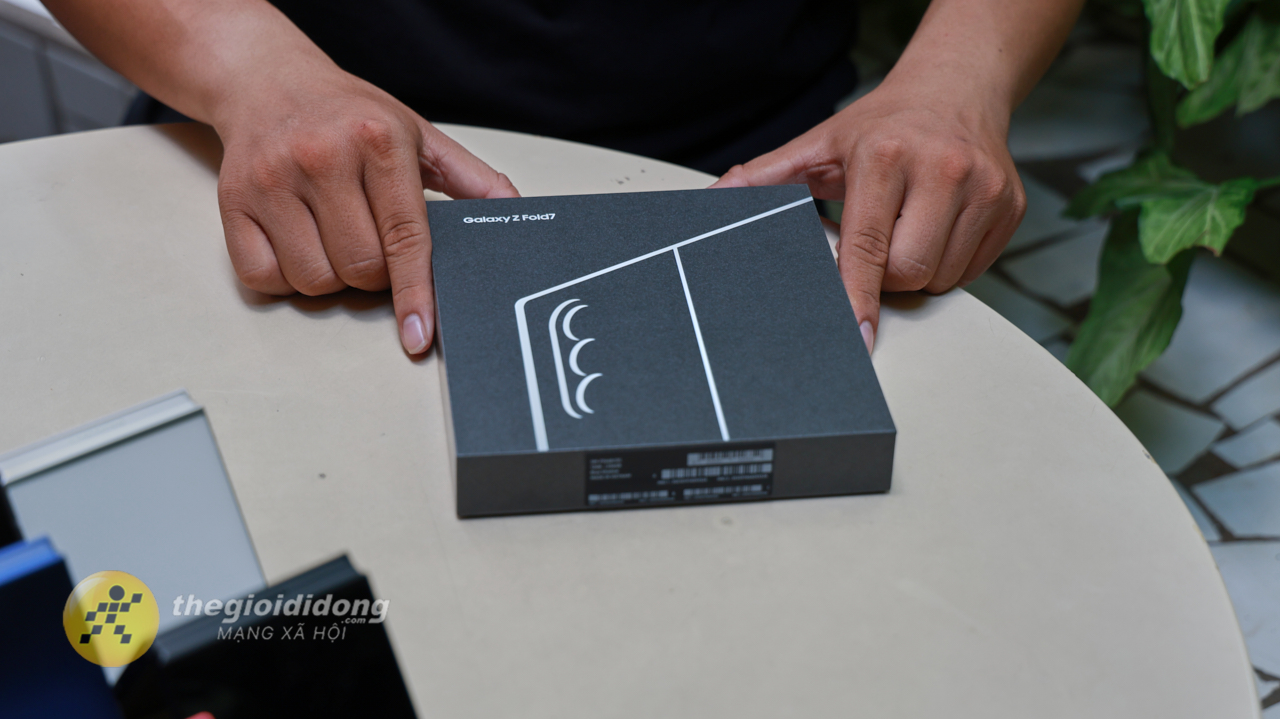 Cùng Mình Mở Hộp Samsung Galaxy Z Fold 7 Tại Việt Nam Cùng Mình Mở Hộp Samsung Galaxy Z Fold 7 Tại Việt Nam