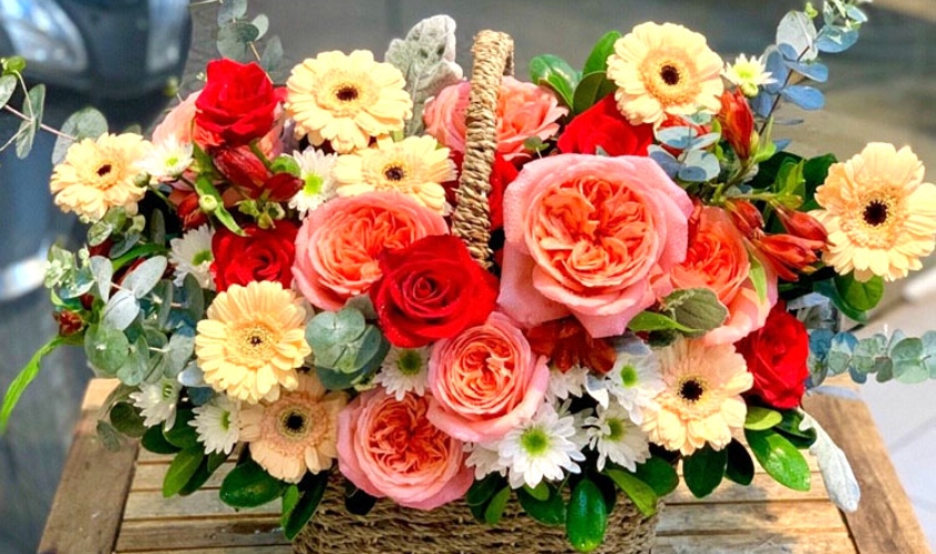 Tặng hoa cho mẹ nhân ngày 20/10