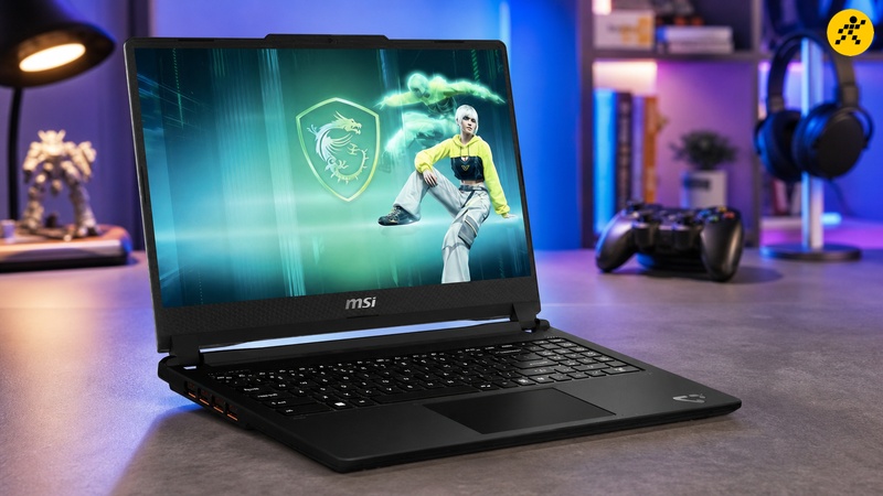 MSI Cyborg 15 C13WEO 418VN màu đen đặt trong không gian góc gaming ánh đèn xanh tím MSI Cyborg 15 C13WEO 418VN màu đen đặt trong không gian góc gaming ánh đèn xanh tím
